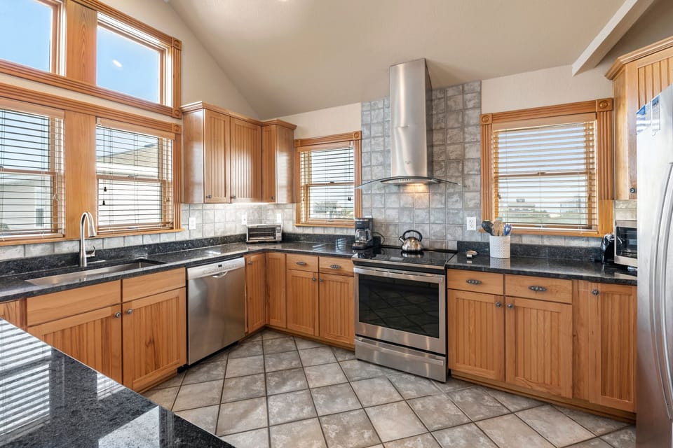 SN2604: Salt Shaker l Top Level Kitchen