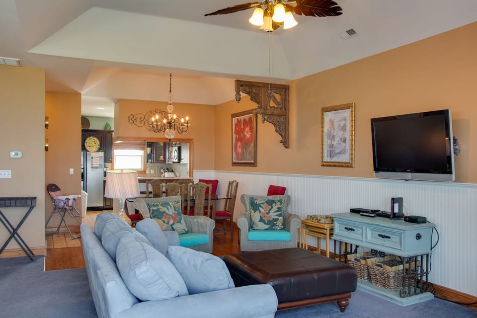 SP1B:  Sister Seas | Top Level Living Area