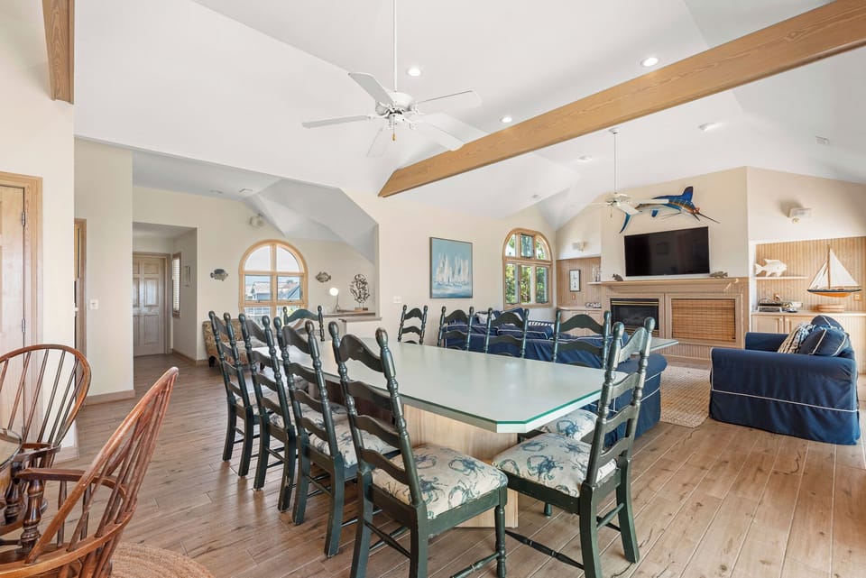 SS38: Favorite Place | Top Level Dining Area