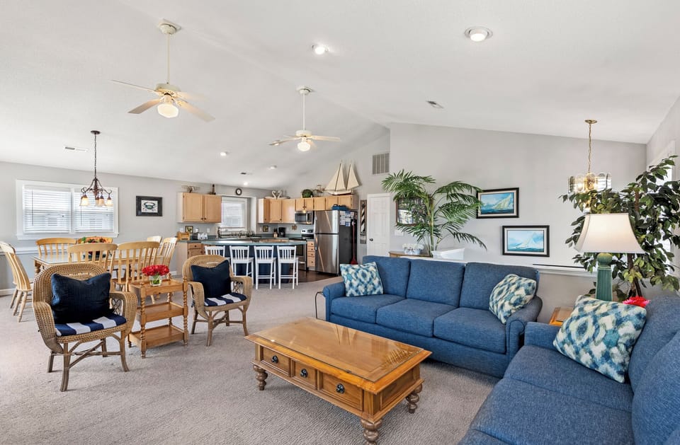 SS48: Flying Colors | Top Level Living Area
