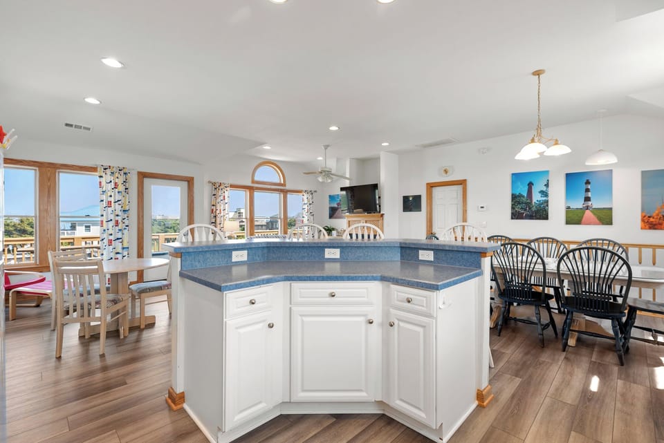 SV05: Shore'em Dreamin' | Top Level Kitchen
