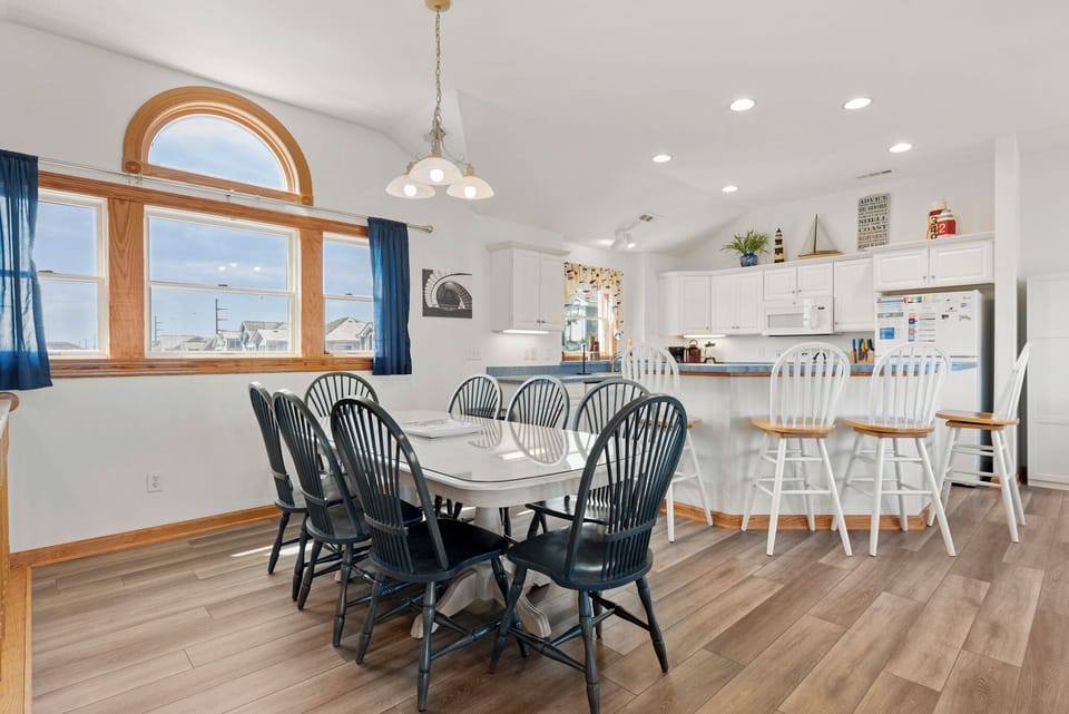 SV05: Shore'em Dreamin' | Top Level Dining Area
