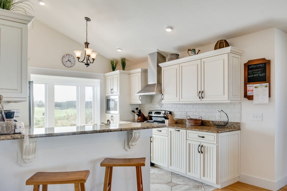 TC03: Hook, Wine And Sinker | Mid Level Kitchen