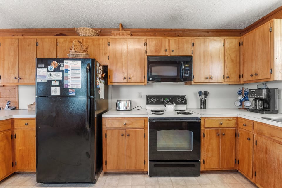 WH416: The Whaler | Top Level Kitchen