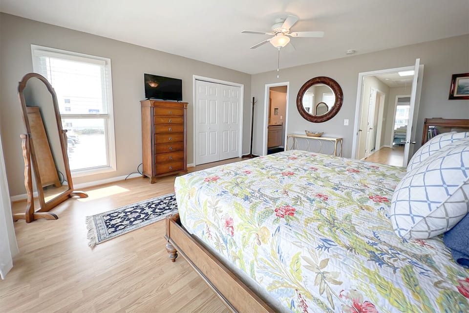 Oceanfront Master Suite w/ King Bed