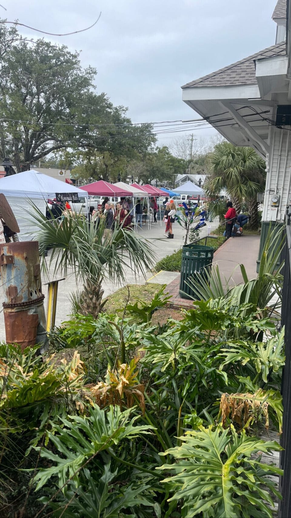Farmers market SATURDAYS 8-12