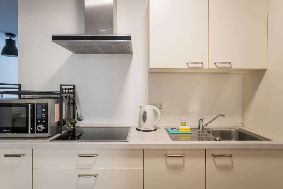 Microwave, Kettle, Stove, Cookware