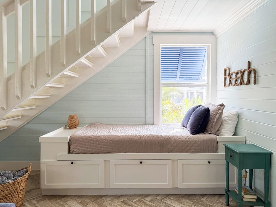 Cozy day bed in living area