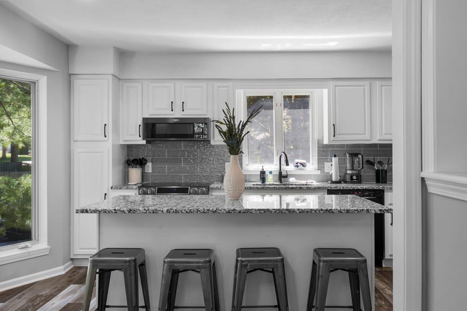 Kitchen Island and Bar