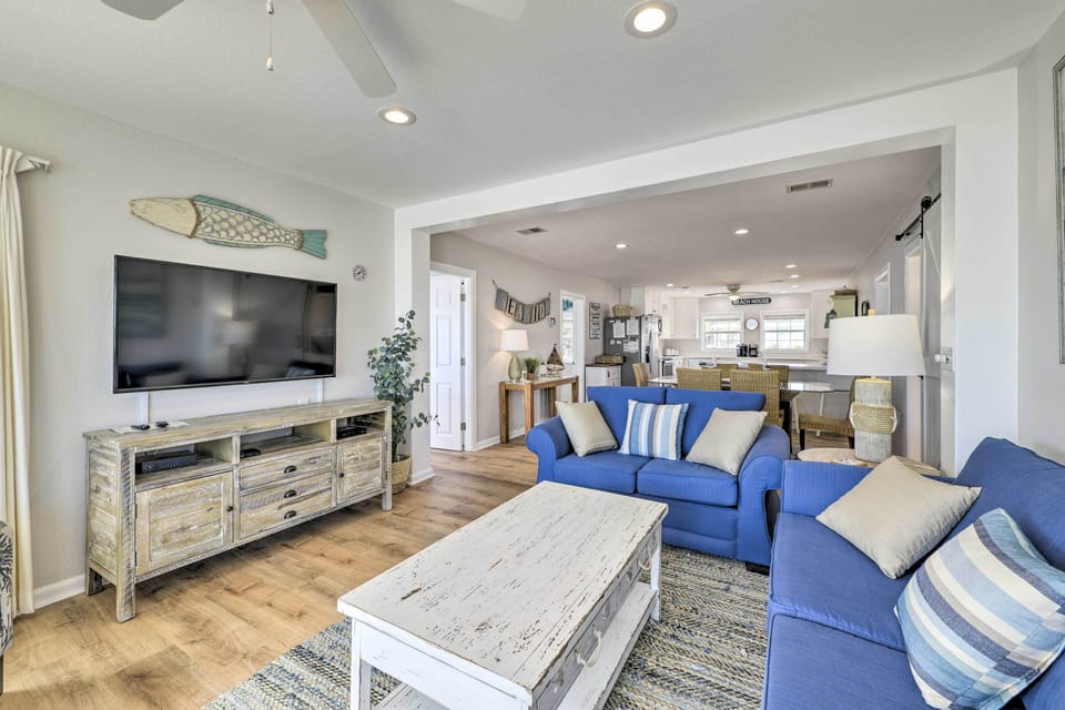 Living Room | Smart TV