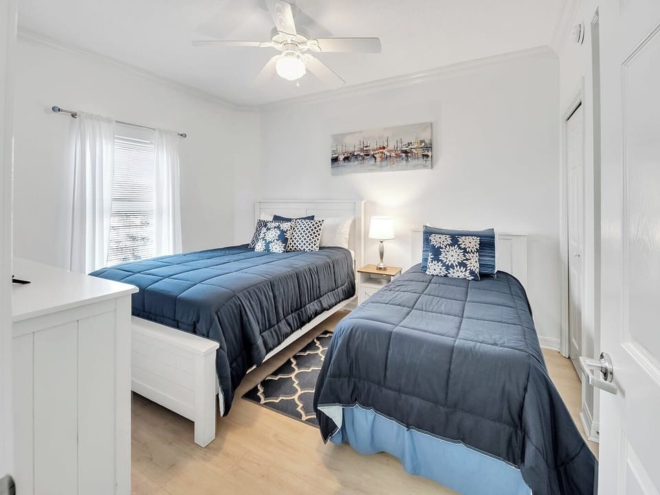 2nd GUEST ROOM- QUEEN & TWIN