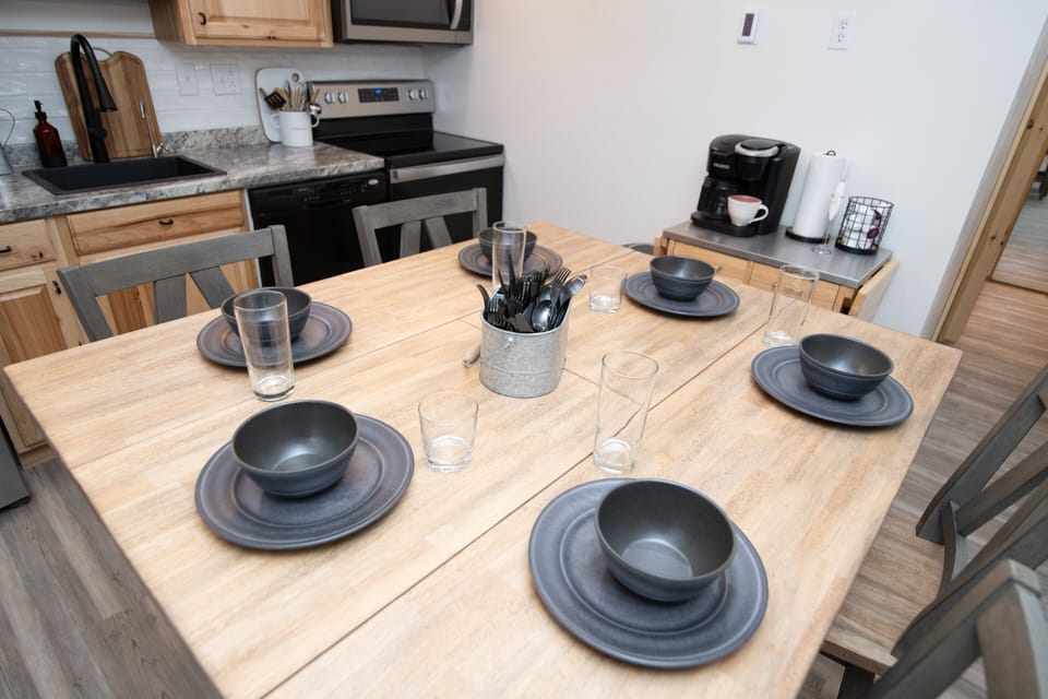 Table expanded to seat 6