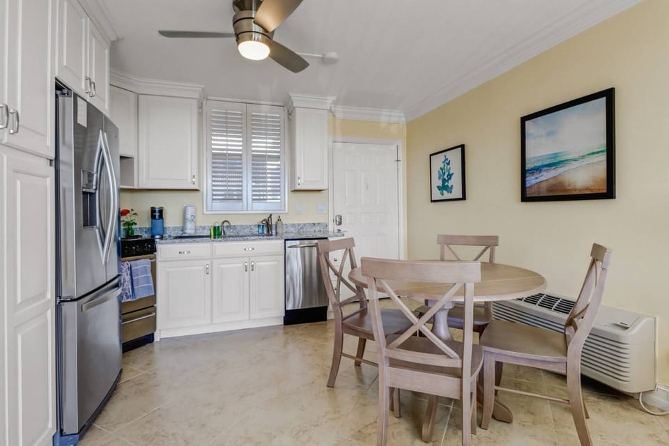 Enjoy your meals, a friendly card or board game at the dining table for 4.