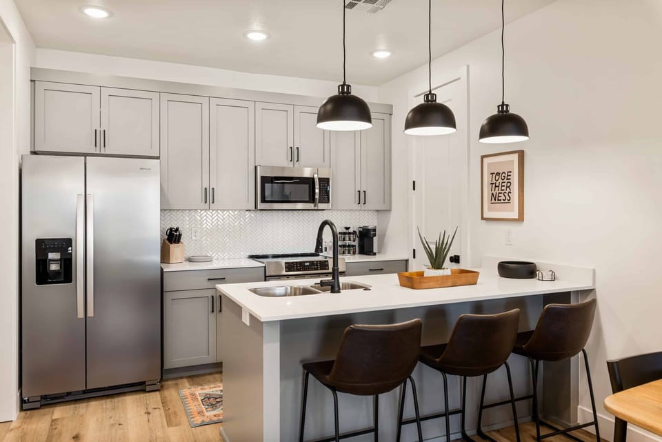 Condo, 3 Bedrooms | Private kitchen | Fridge, oven, coffee/tea maker, toaster
