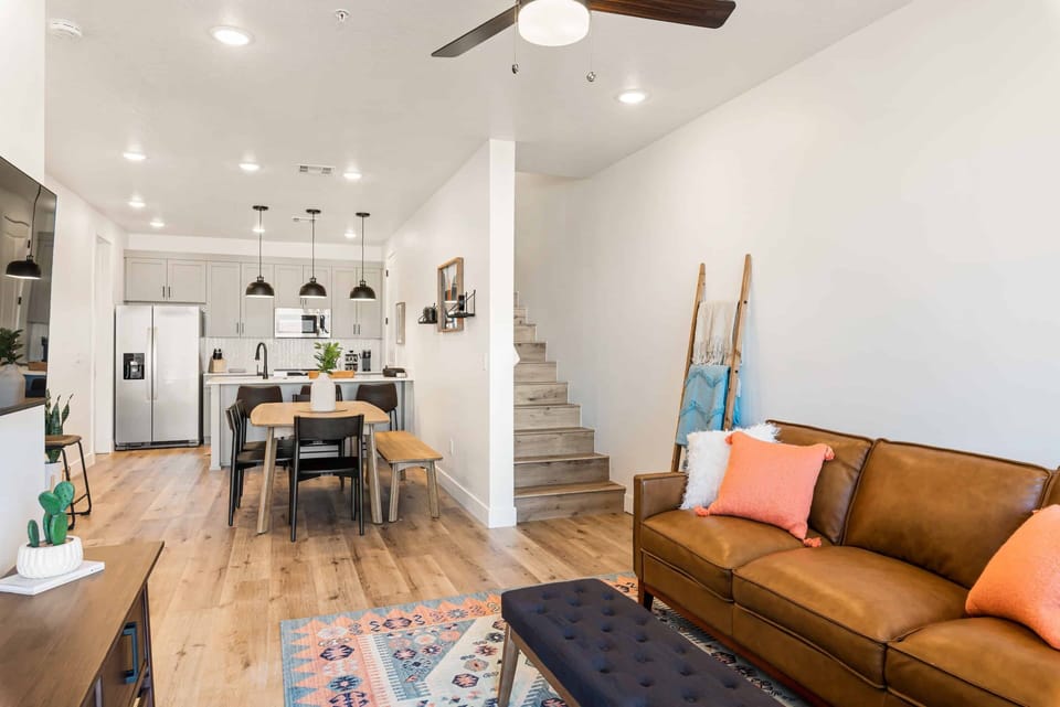 Condo, 3 Bedrooms | Living area | 50-inch flat-screen TV with cable channels, Smart TV