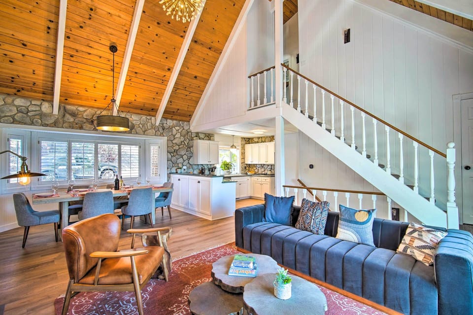 Living Room | Central A/C & Heating