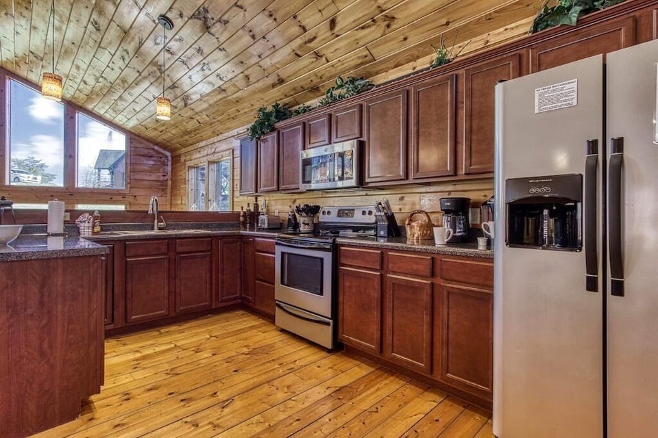Sunshine and Whiskey's fully equipped kitchen