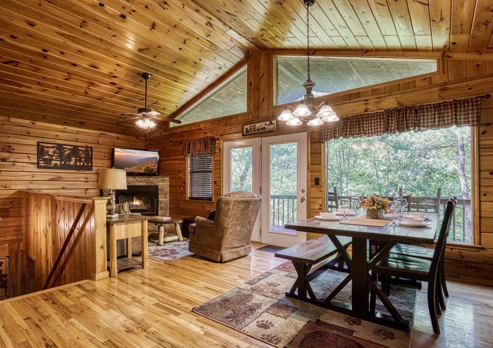 Dollywood Cabin in the Smokies "Just Hanging Out" - Dining table and living room
