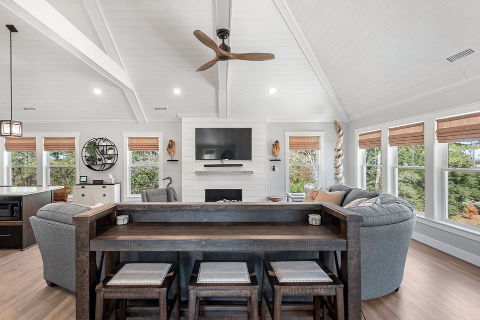 VOH247: Bella Rose | Top Level Living Area