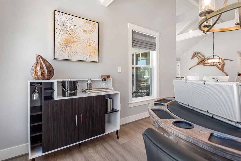 VOH247: Bella Rose | Top Level Living Area