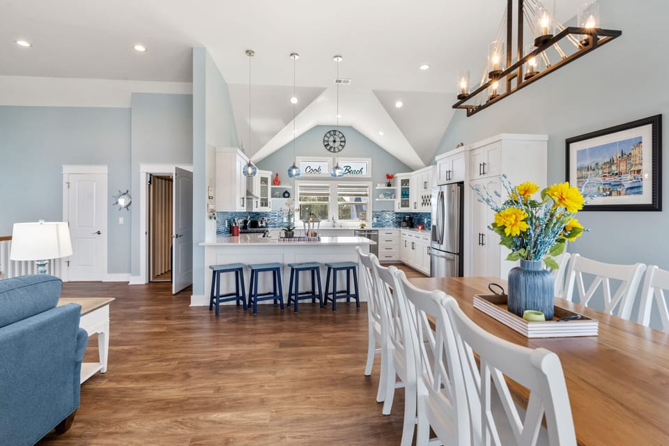 CC030: Whoop! There It Is | Top Level Dining Area and Kitchen