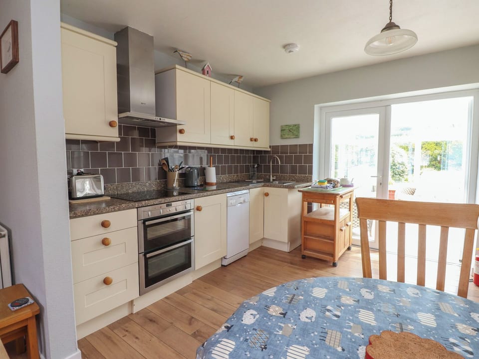 Fridge, microwave, dishwasher, electric kettle