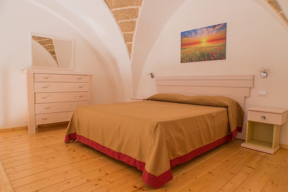 Comfort Double Room | Individually furnished, cribs/infant beds, free WiFi, bed sheets