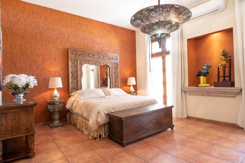 Deluxe Room | In-room safe, individually decorated, individually furnished