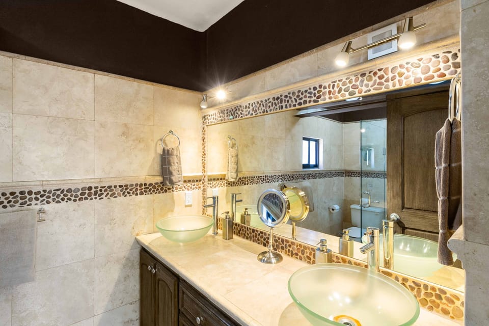Master bath 