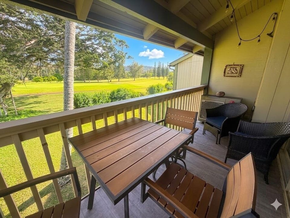 Enjoy a meal on the lanai with a view of the golf course.