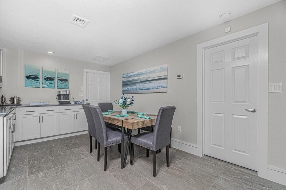 Formal dining area in the kitchen