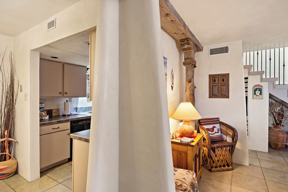 Kitchen / Living Area