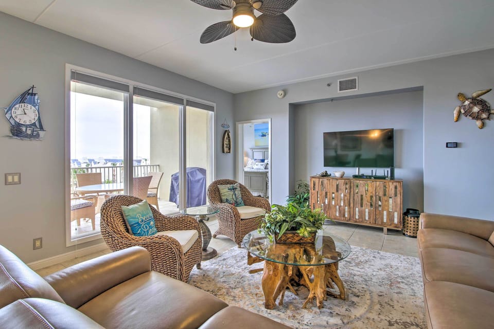 Living Room | Smart TV