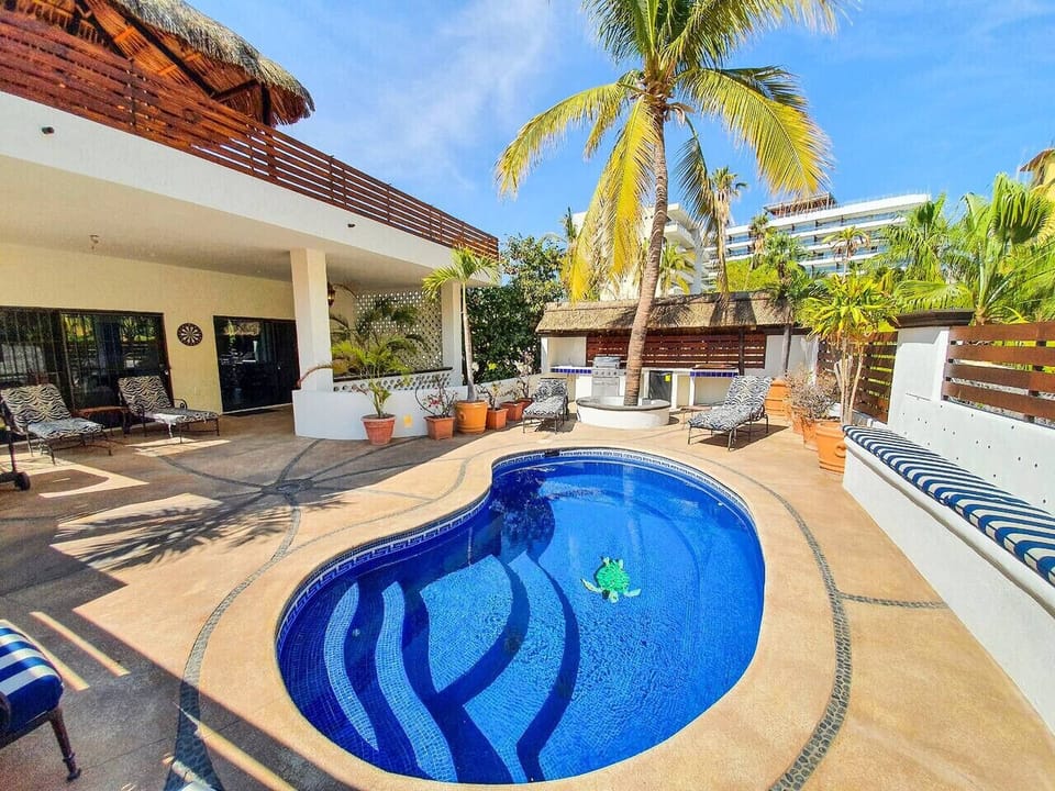 PRIVATE POOL