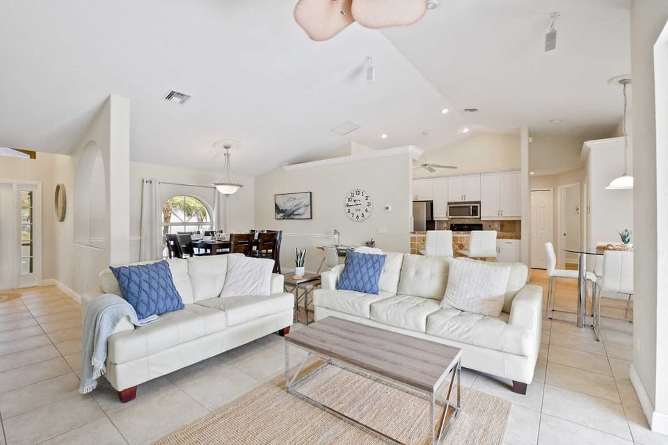 The interiors have a neutral color palette, making it easy on the eyes and creating a relaxed environment.