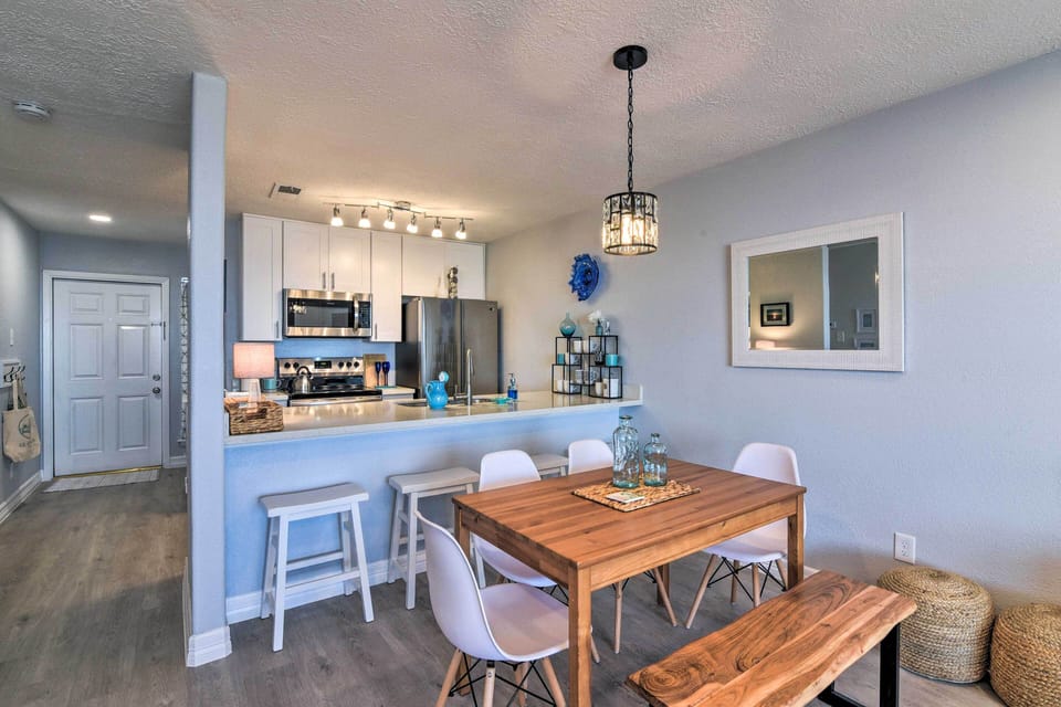 Dining Area | Dishware & Flatware