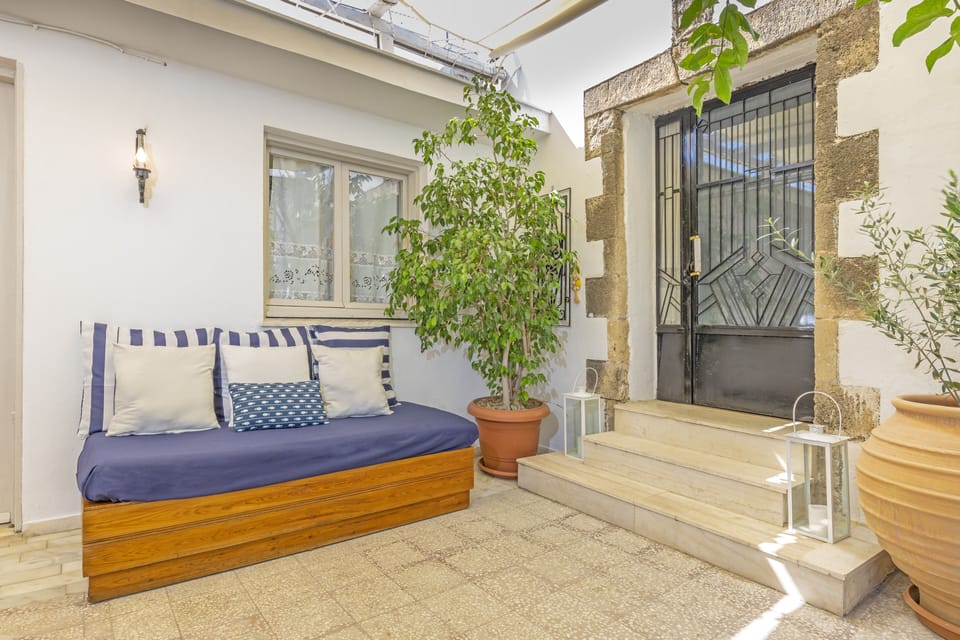 Front Yard , Patio 