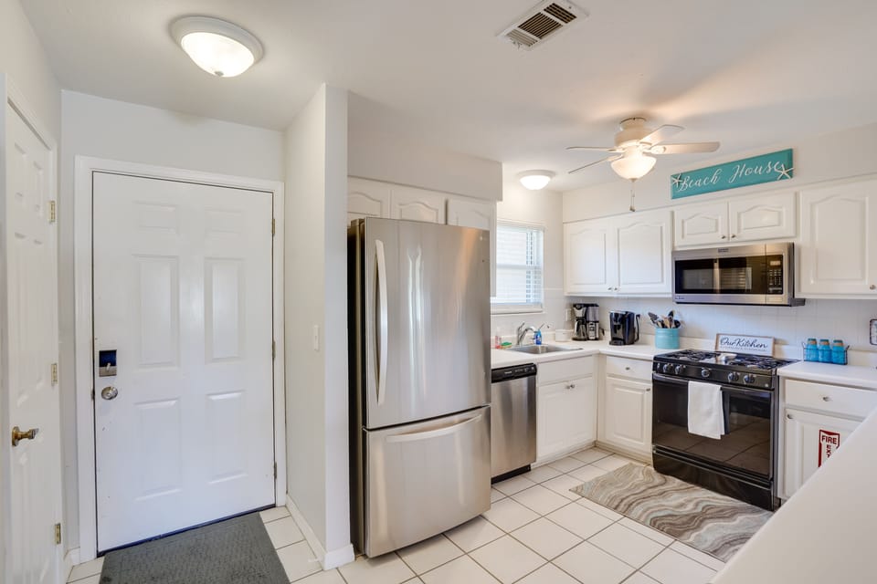 Fully Equipped Kitchen | Blender | Toaster