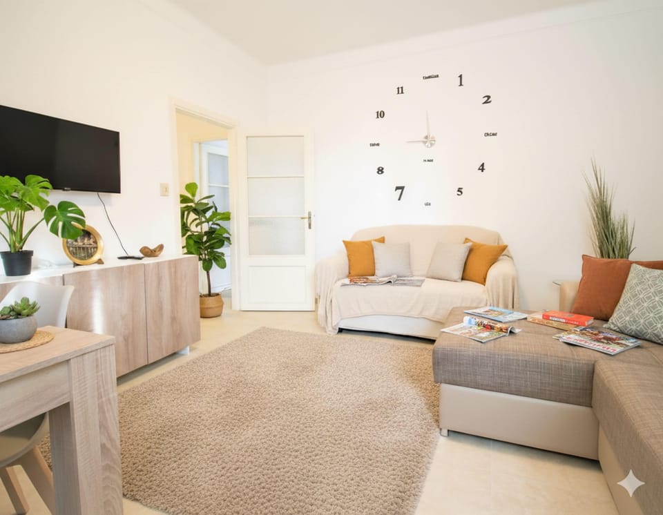 Apartment | Living area | 32-inch flat-screen TV with digital channels, TV