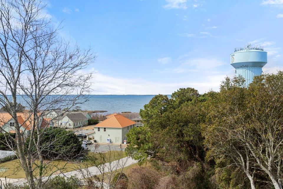 DU408: Moby Duck | Sound View From Rooftop Deck
