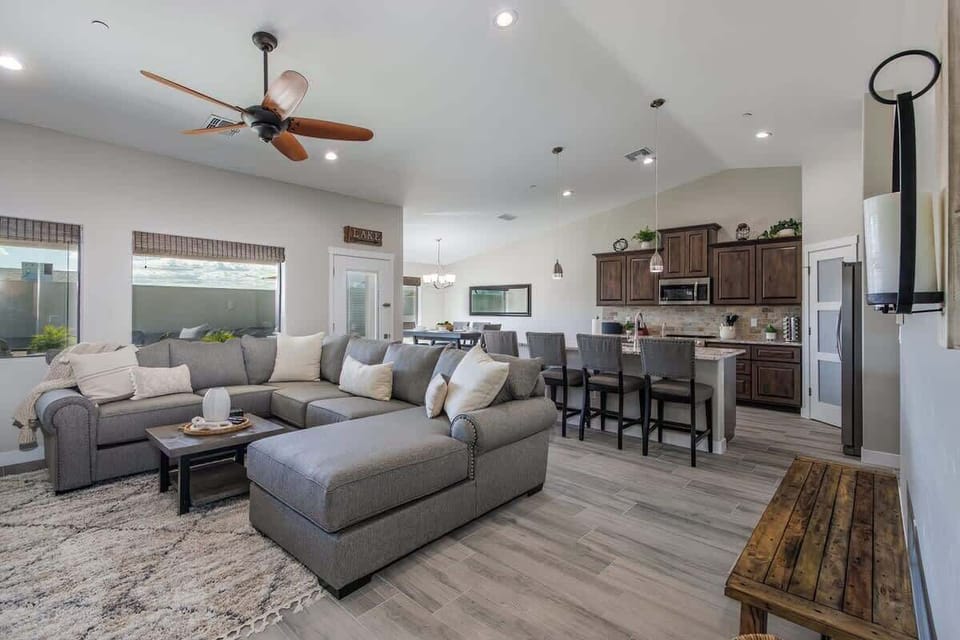 Living Room/Kitchen