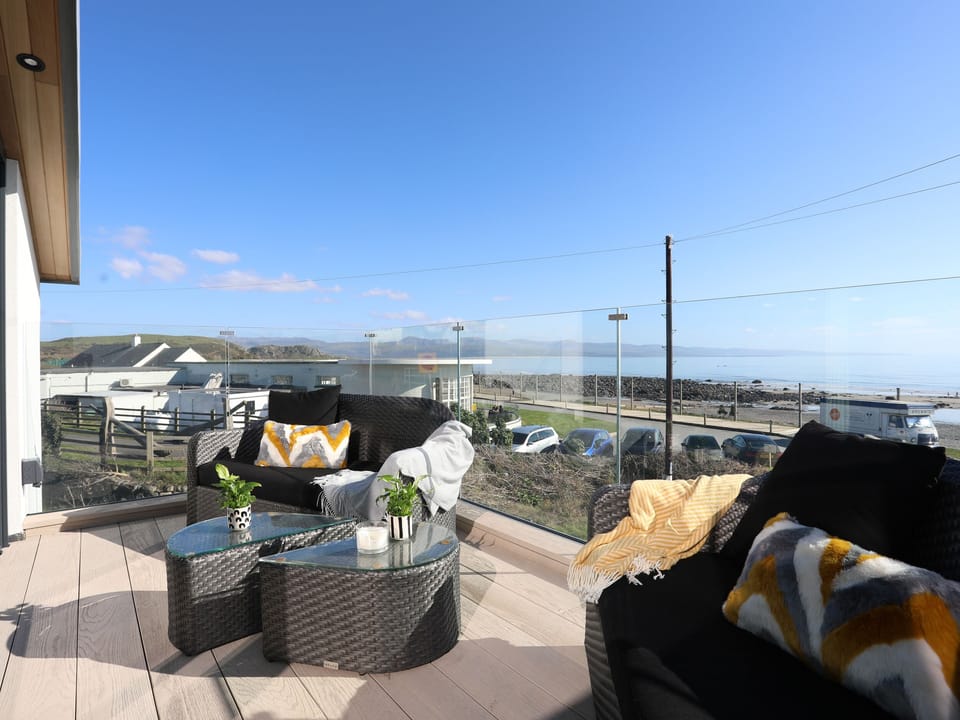 Cottage | Balcony
