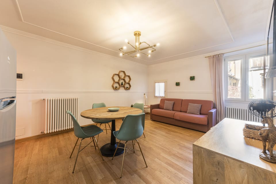Comfort Apartment | Living area | Flat-screen TV