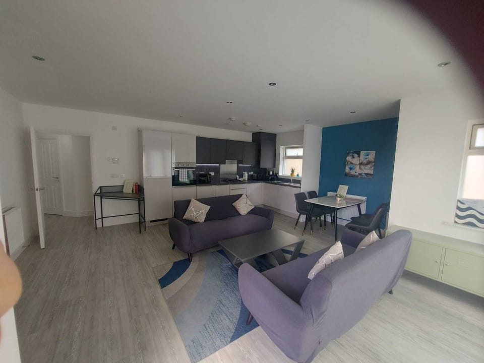 Spacious Living Area & Fully Equipped Kitchen