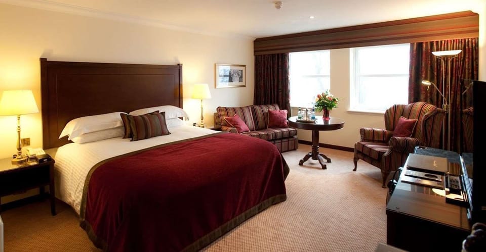 Premium bedding, in-room safe, blackout drapes, iron/ironing board