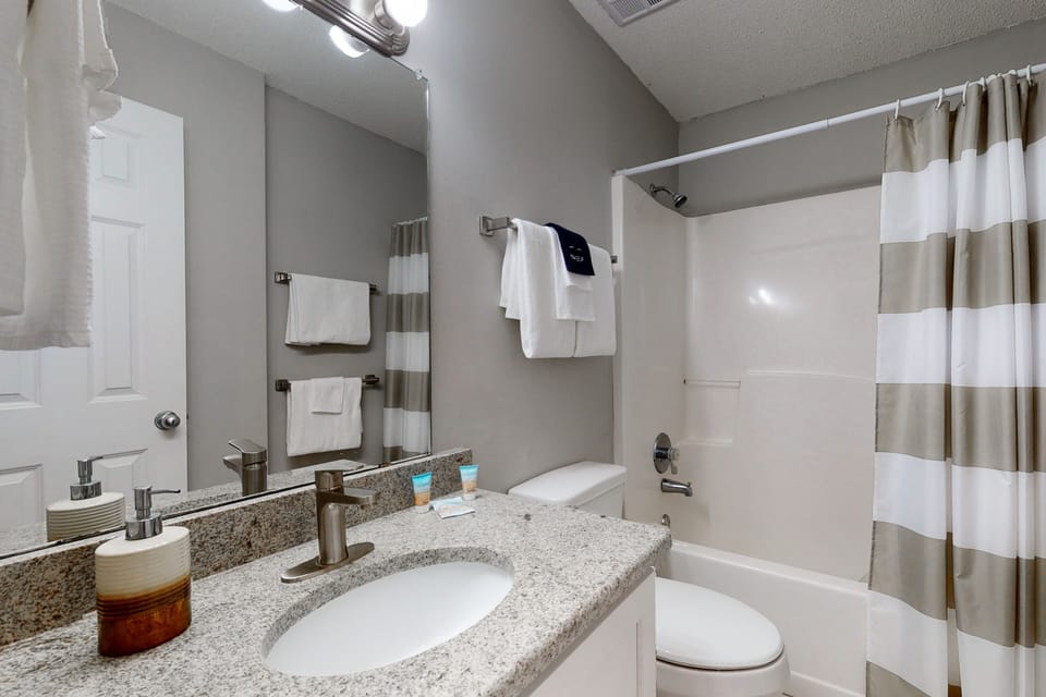 2nd bathroom across from hallway bunks