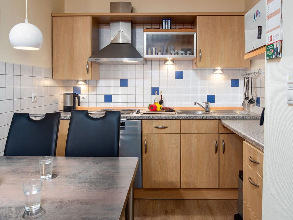Cabinetry, Kitchen Sink, Countertop, Tap, Furniture, Sink, Kitchen, Wood, Interior Design, Kitchen Stove