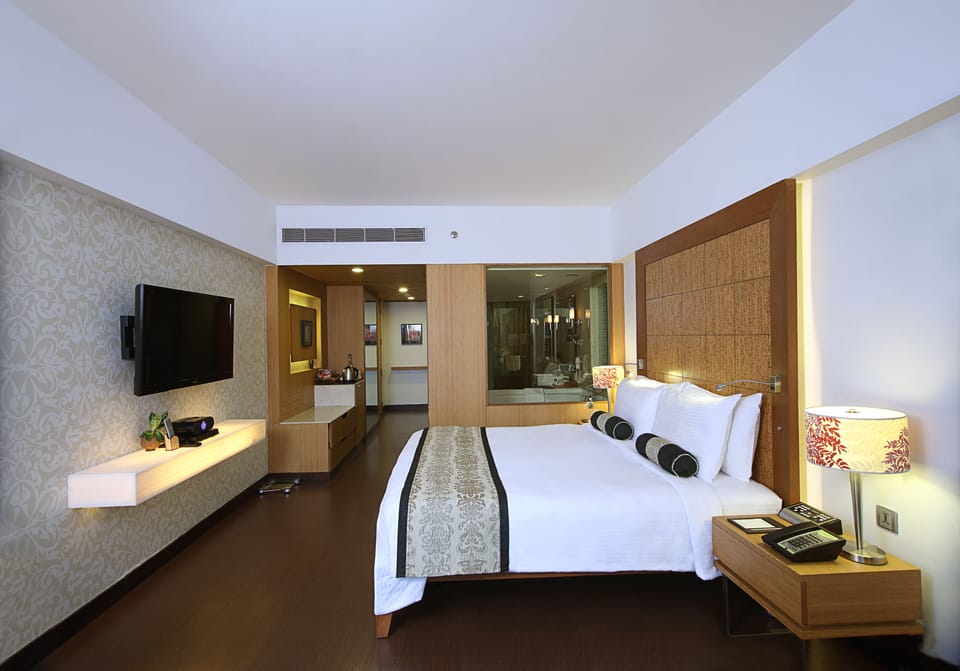 Minibar, in-room safe, soundproofing, free WiFi