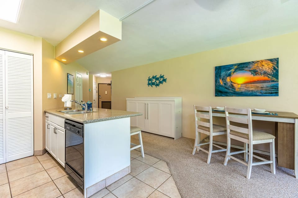 Seating at the Bar, Table or Lanai