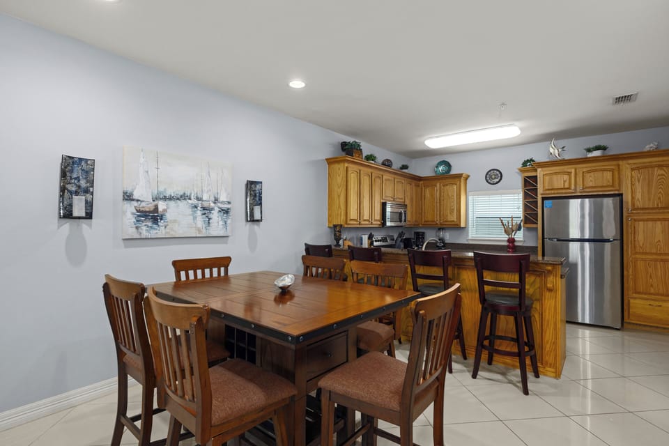 Dining Table comfortably sits 4
